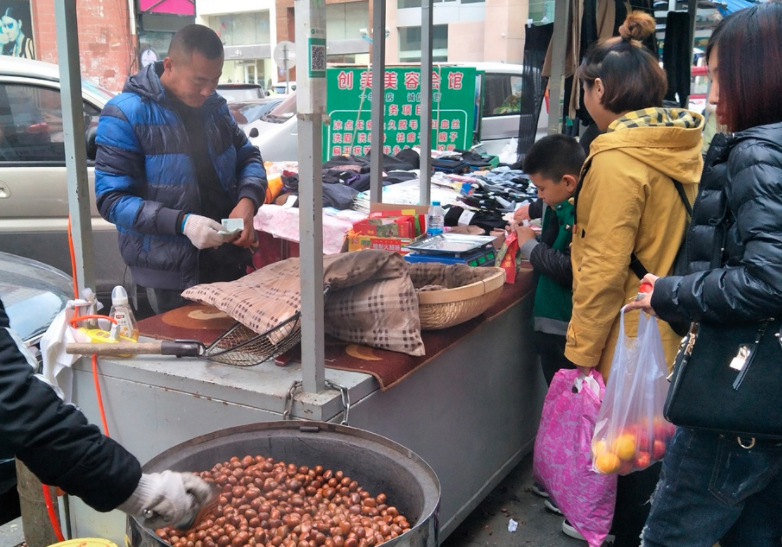 台北_小型炒板栗机经营火爆案例九